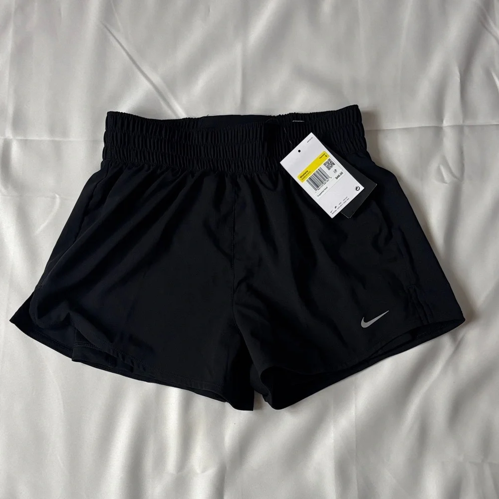 Nike Women's Black Performance Shorts SZ S - Picture 1 of 8